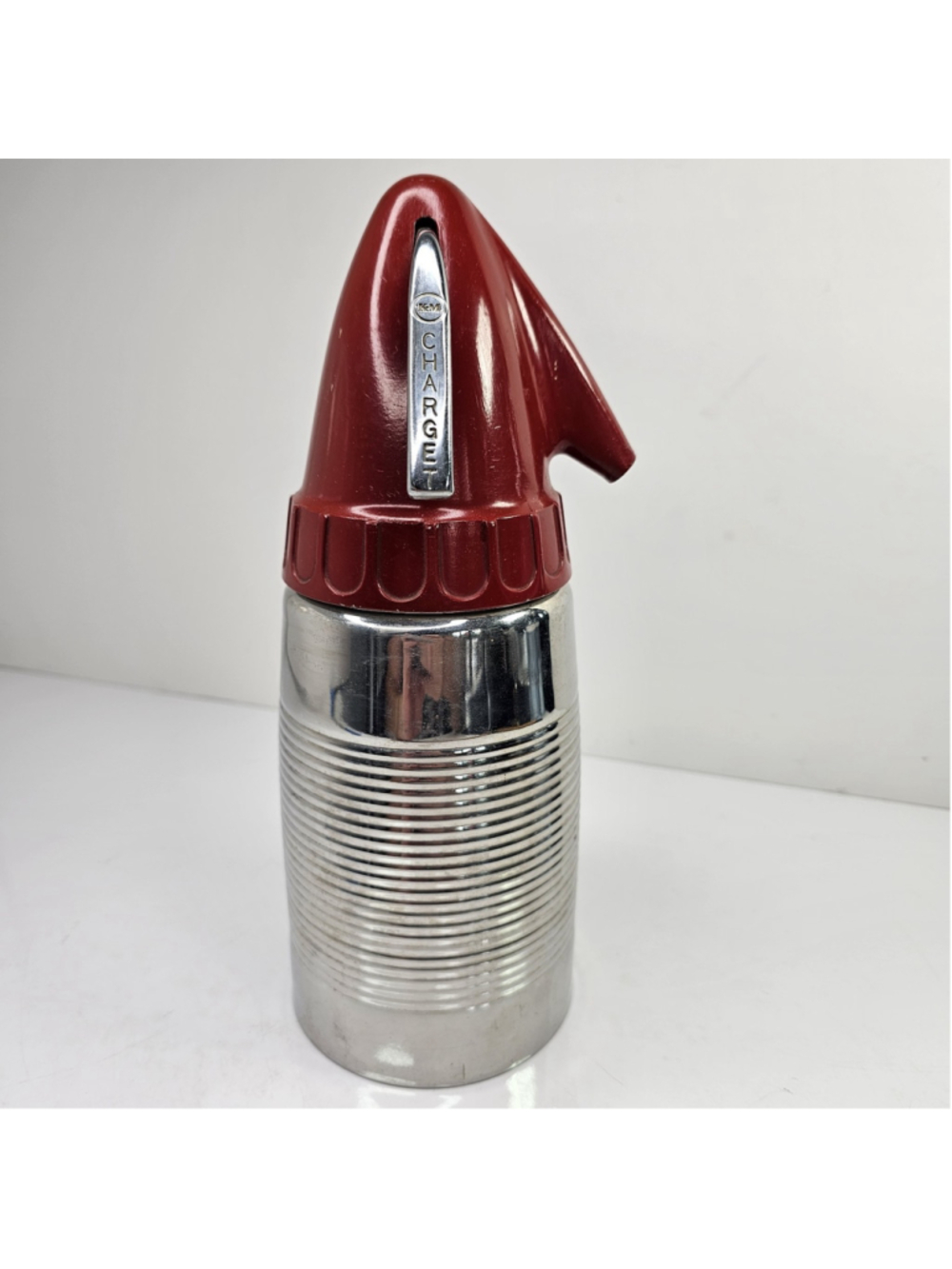 Knapp Monarch K.M. Charge-It Cat 680 Soda Siphon Art Deco Red Chrome USA